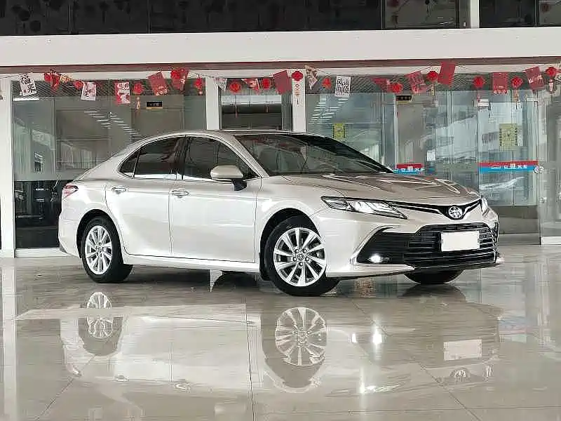 Toyota Camry 2021 — фото 3