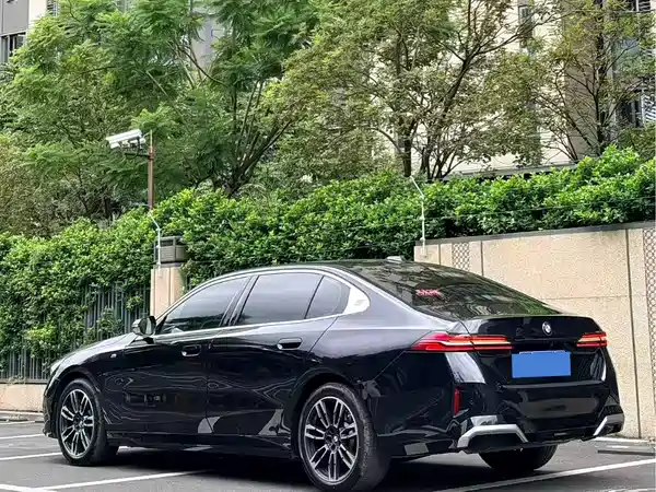 BMW 5 Series 2024