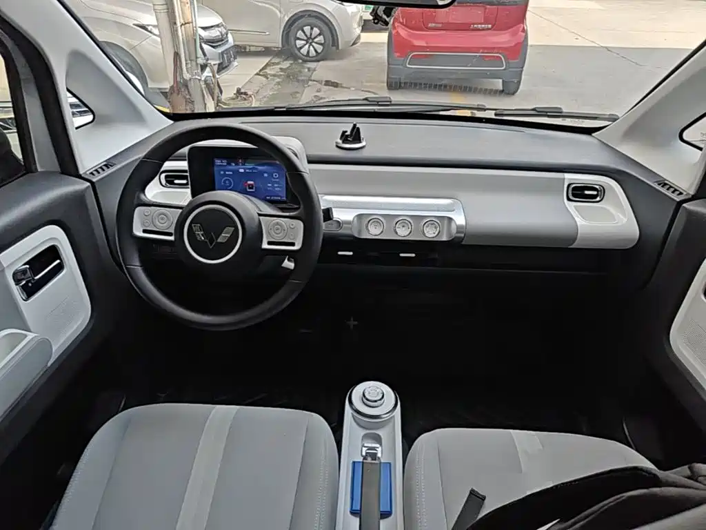 Wuling Air ev Clear Sky 2024 — фото 10