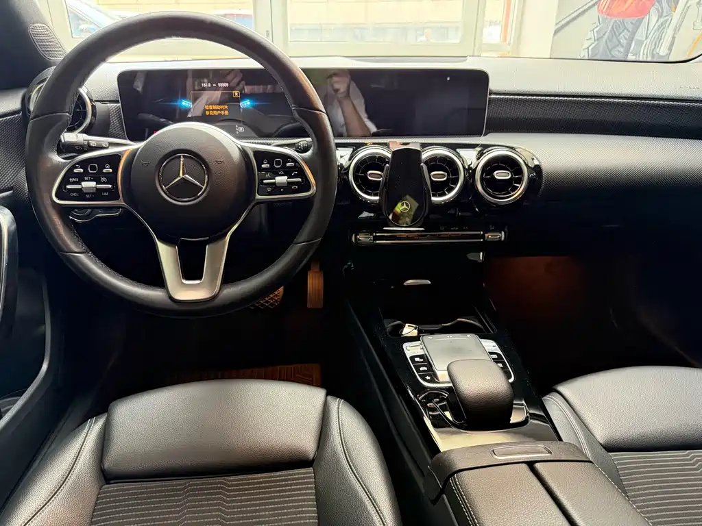 Mercedes-Benz A-Class 2020 — фото 17