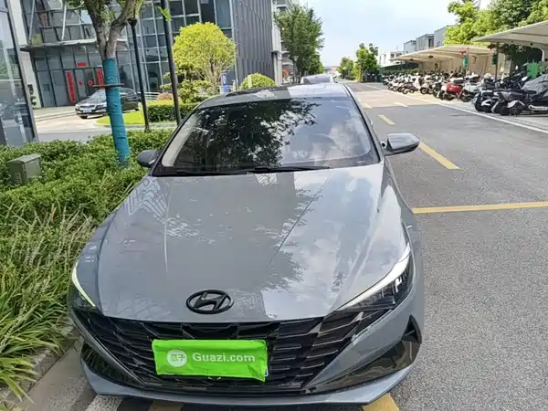 Hyundai Elantra 2021