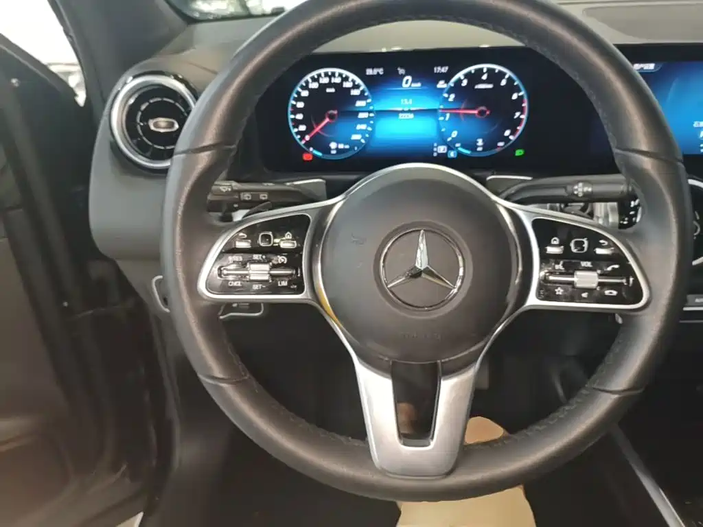 Mercedes-Benz GLB 2023 — фото 11