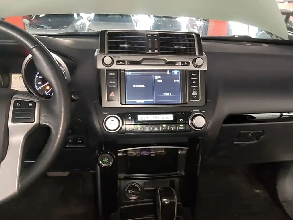 Toyota Prado 2017 — фото 13