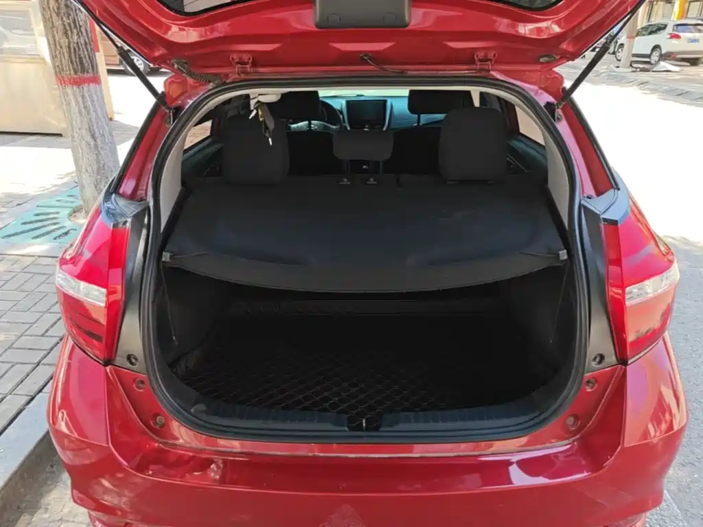 Toyota Yaris L 2018 — фото 19