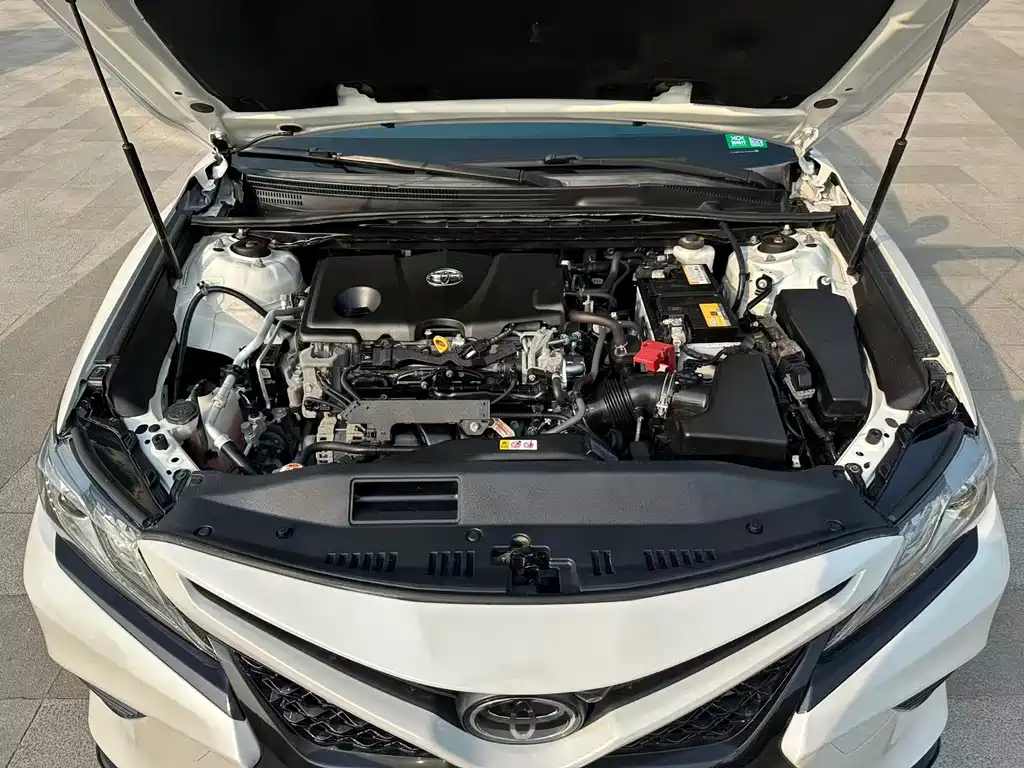 Toyota Camry 2018 — фото 29