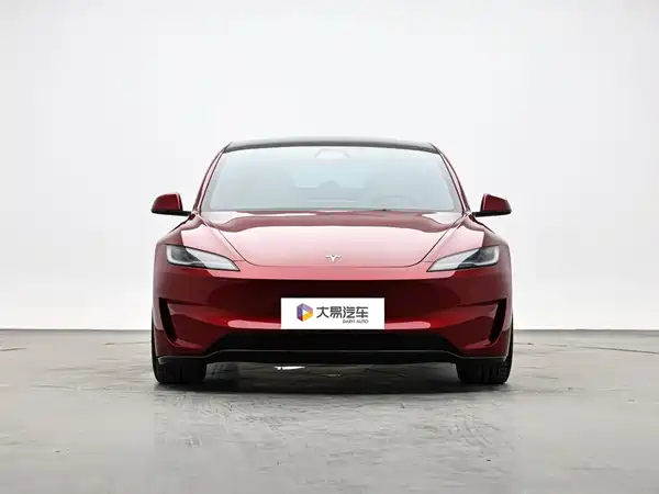 Tesla Model 3 2025