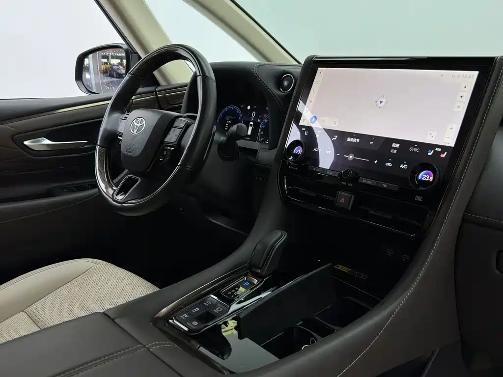 Toyota Alphard 2024 — фото 12