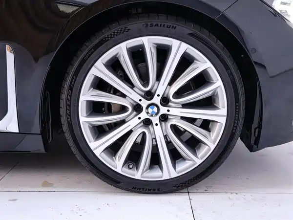 BMW 7 Series 2021