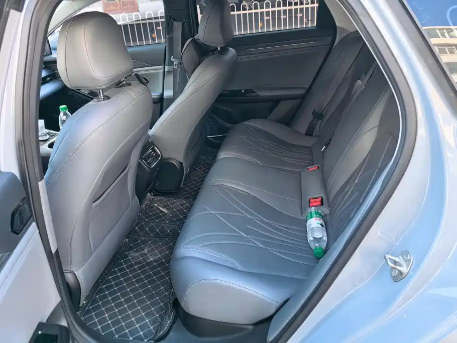 Geely Galaxy L6 2025 — фото 11