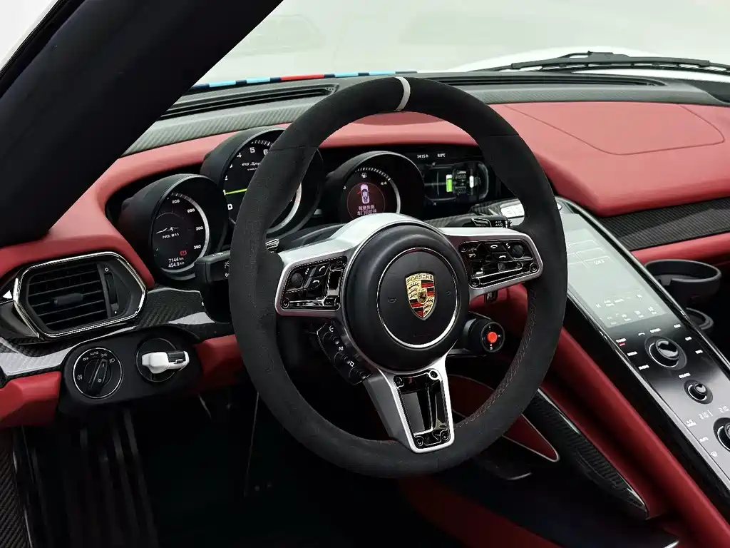 Porsche 918 Spyder 2016 — фото 18