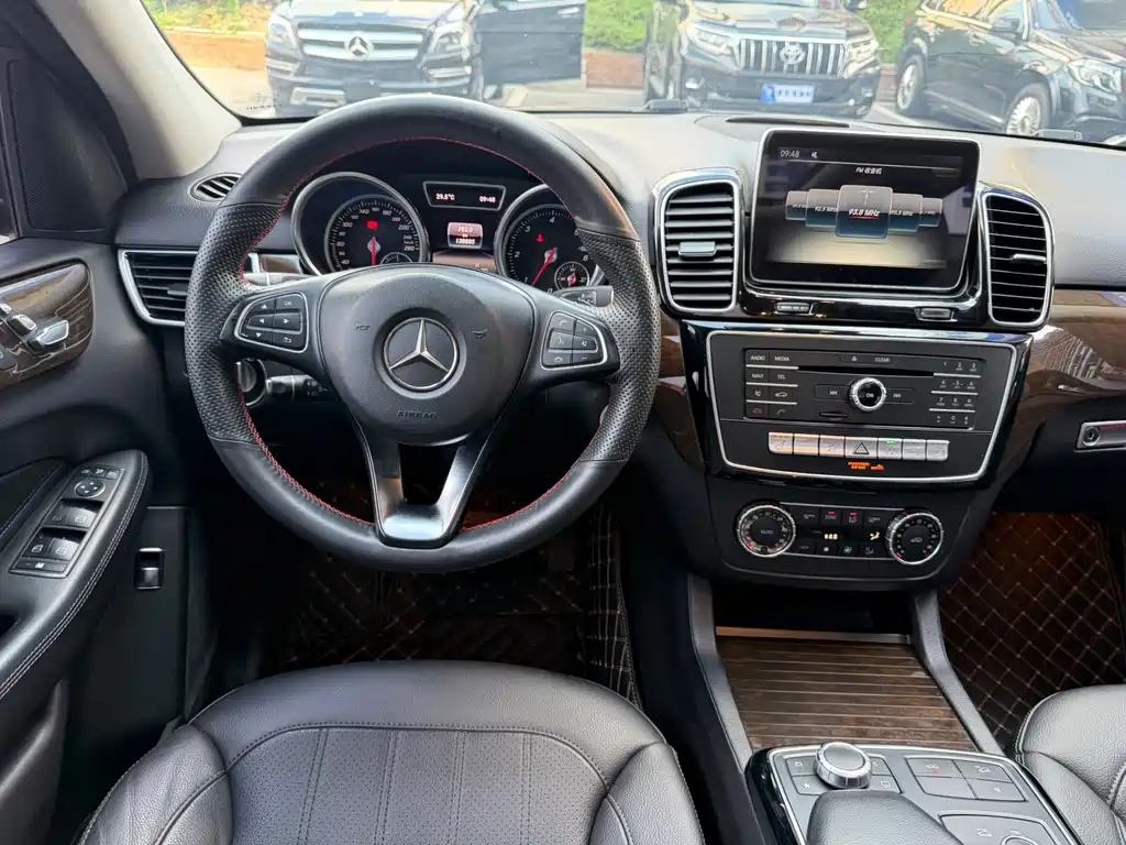 Mercedes-Benz GLE 2016 — фото 8