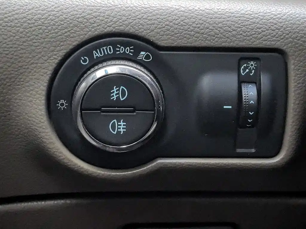 Buick Excelle 2015 — фото 21