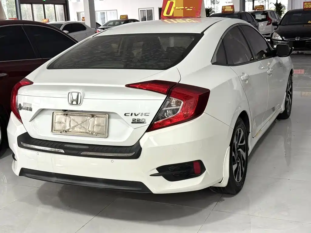 Honda Civic 2016 — фото 6
