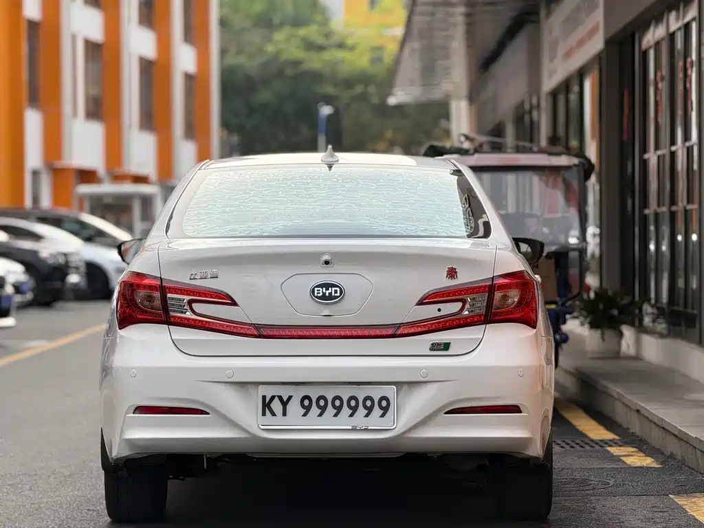 BYD Qin NEV 2016 — фото 6
