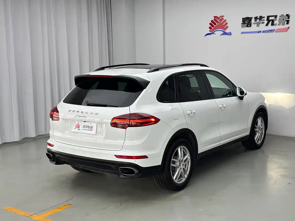 Porsche Cayenne 2015 — фото 10