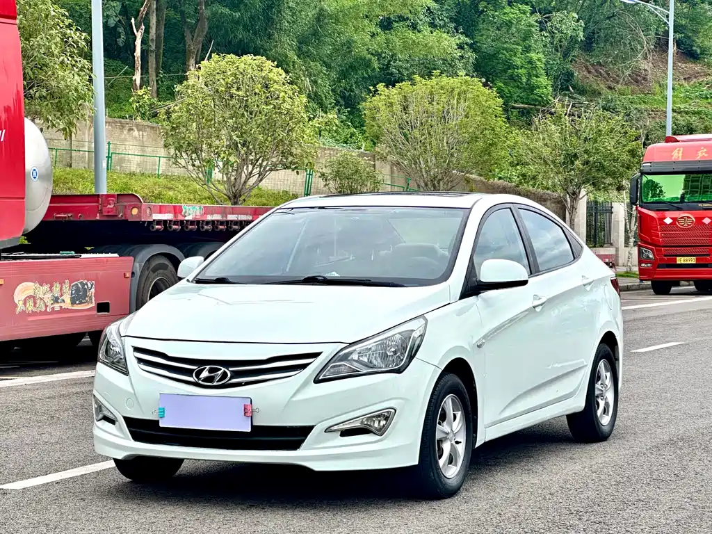 Hyundai Verna 2016 — фото 1