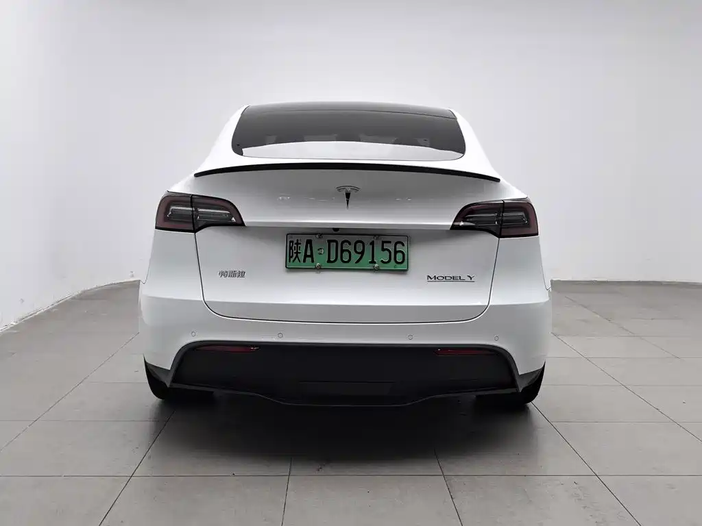 Tesla Model Y 2022 — фото 4