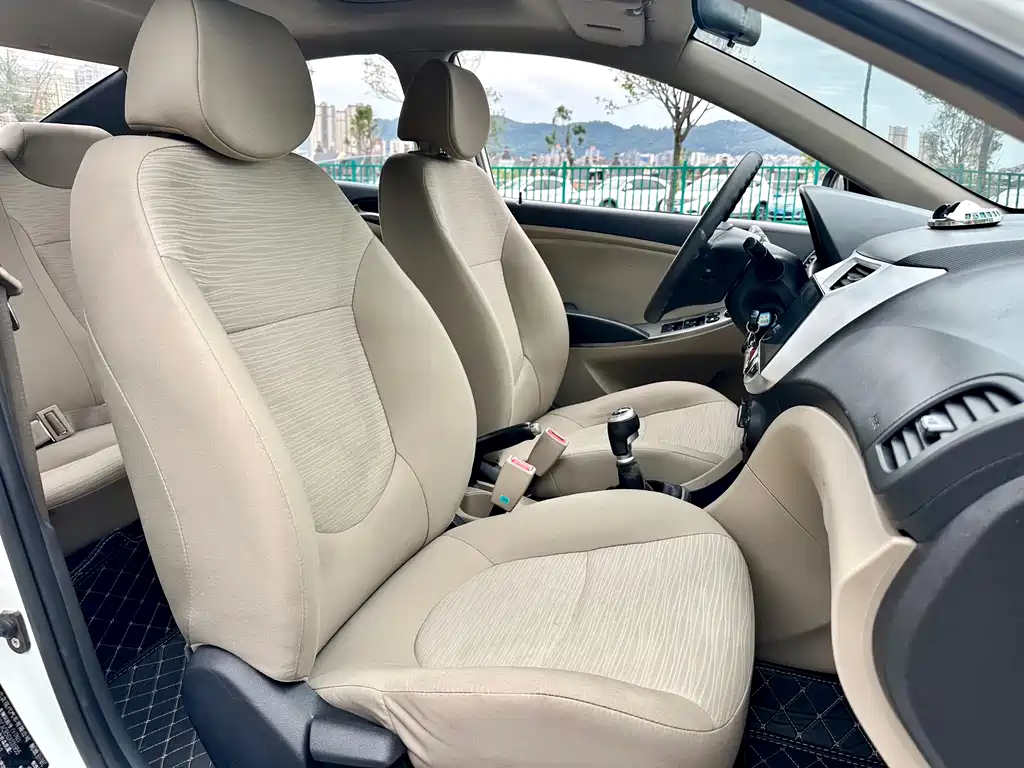 Hyundai Verna 2016 — фото 24