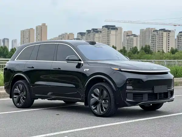 Li Auto L8 2025