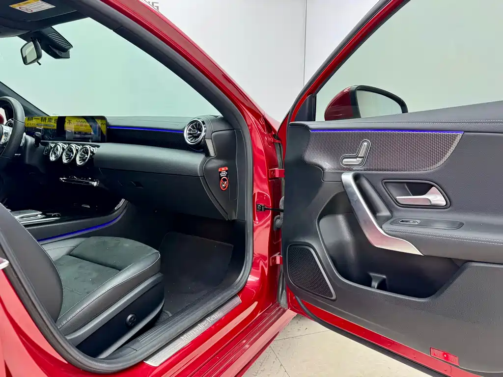 Mercedes-Benz A-Class 2021 — фото 12