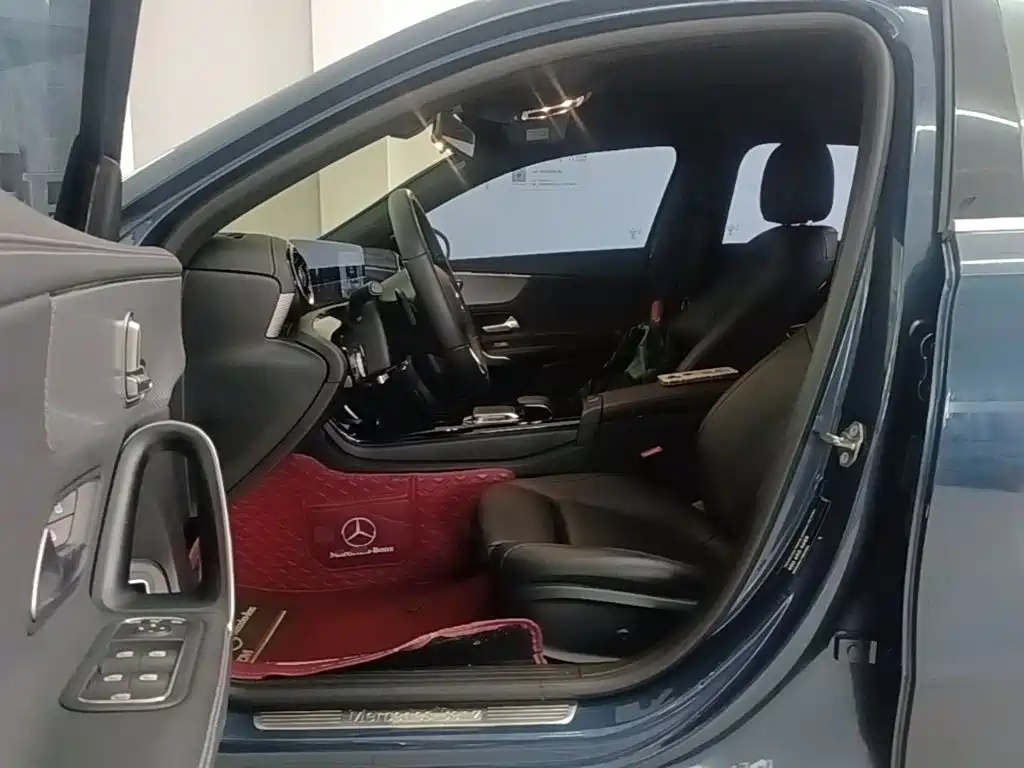 Mercedes-Benz A-Class 2019 — фото 16