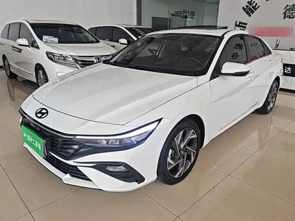 Hyundai Elantra 2023