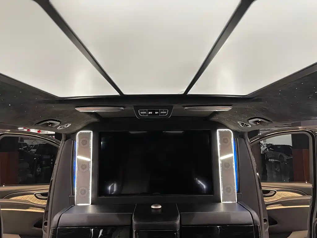Mercedes-Benz V-Class 2019 — фото 18