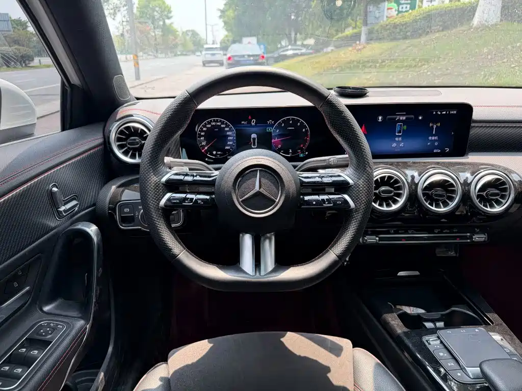Mercedes-Benz A-Class 2023 — фото 14