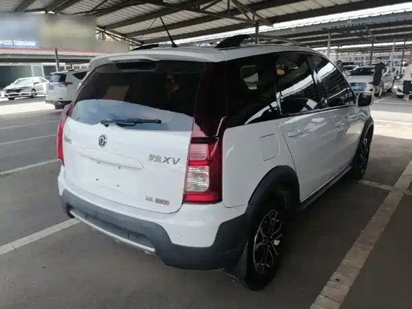 Dongfeng Jingyi XV 2017