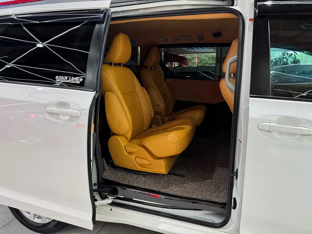 Toyota Sienna 2016