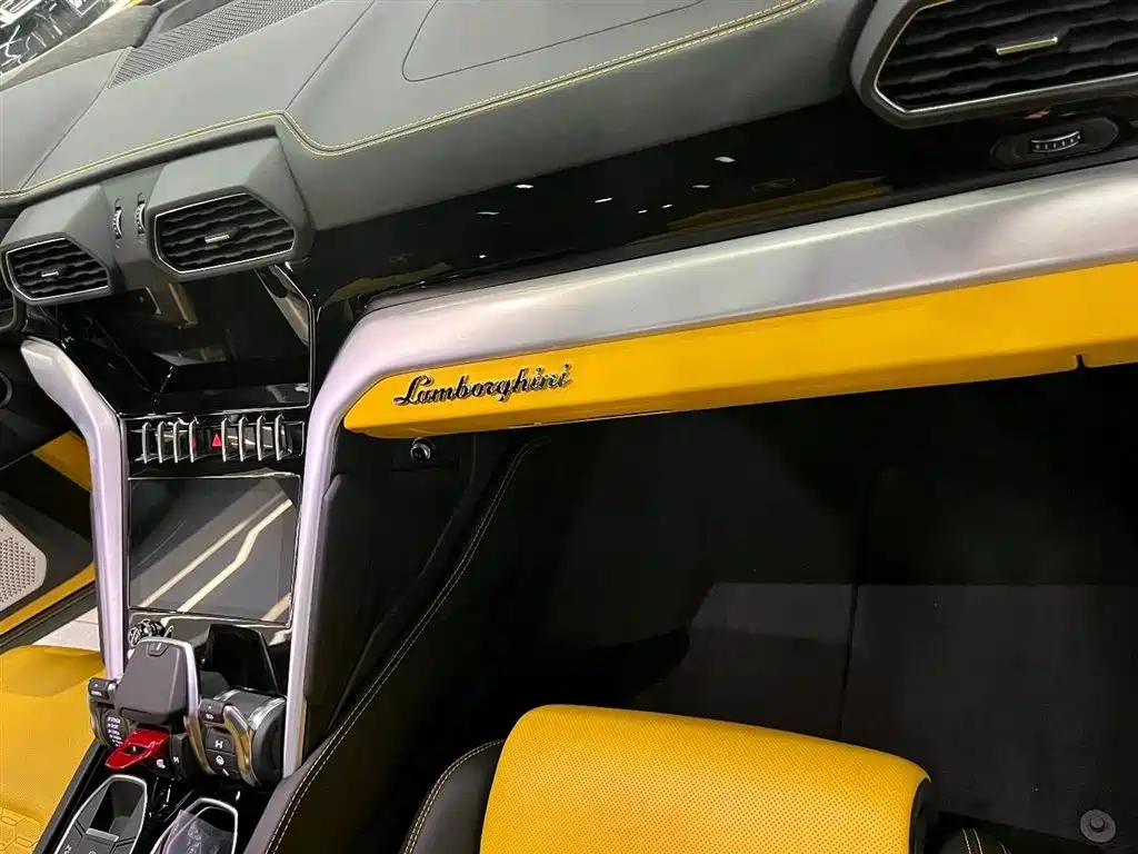 Lamborghini Urus 2019 — фото 5