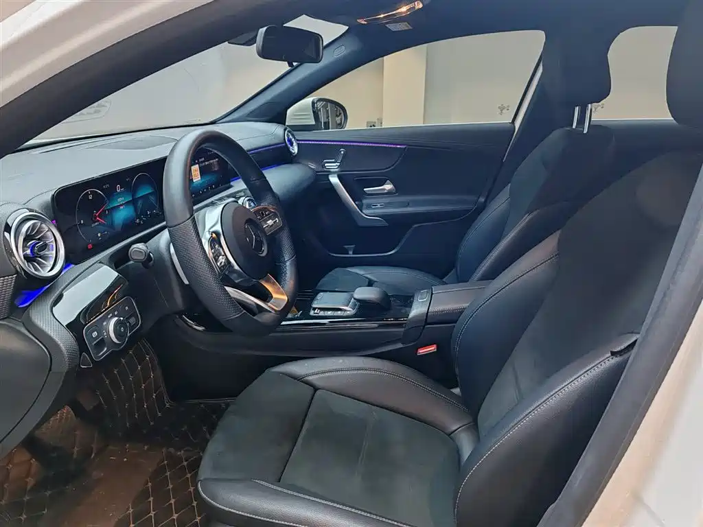 Mercedes-Benz A-Class 2023 — фото 10