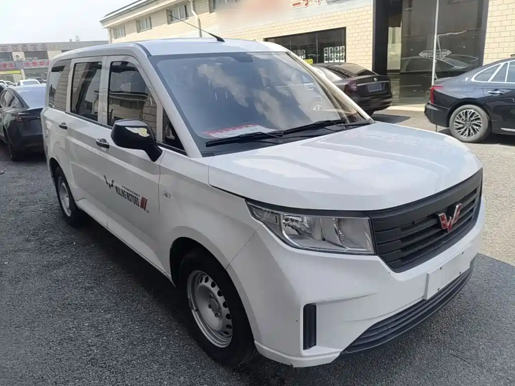 Wuling Hongguang PLUS 2024