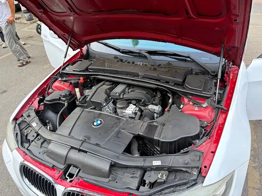 BMW 3 Series 2011 — фото 11