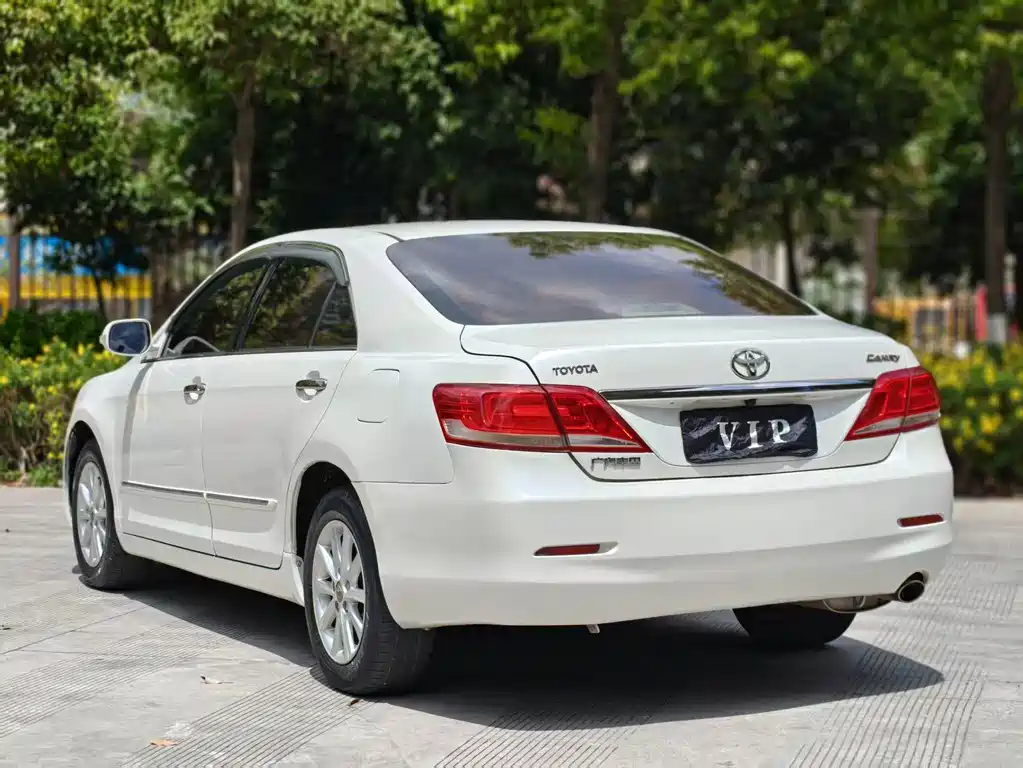 Toyota Camry 2014 — фото 12