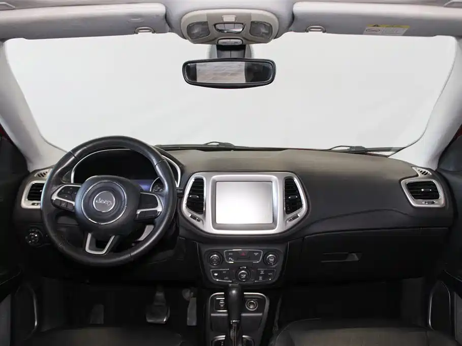 Jeep Compass 2017 — фото 9