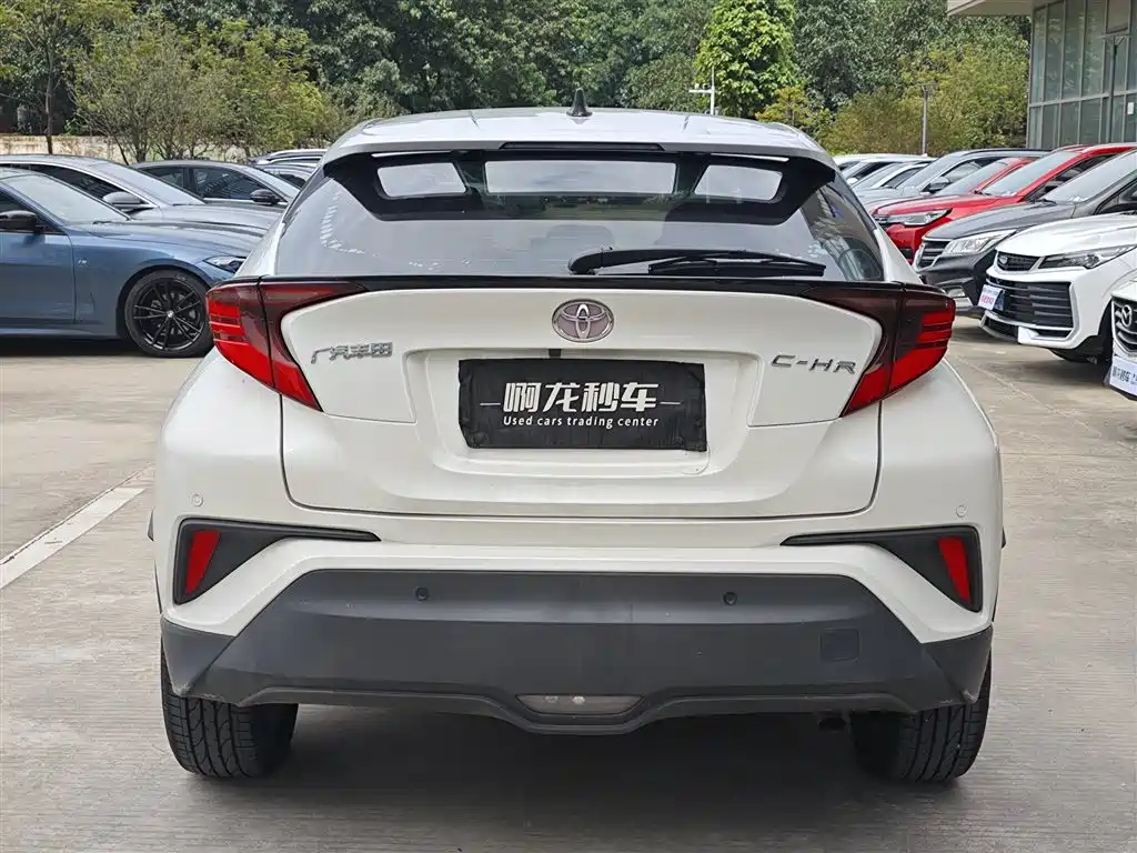 Toyota C-HR 2022 — фото 8