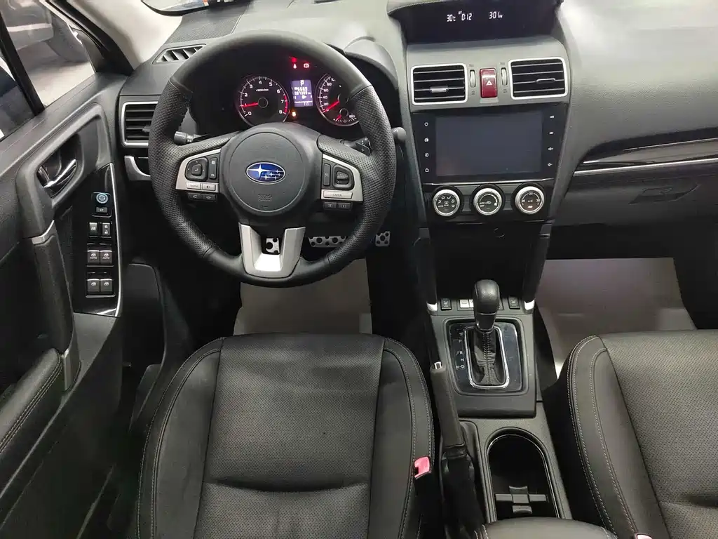 Subaru Forester 2017 — фото 12