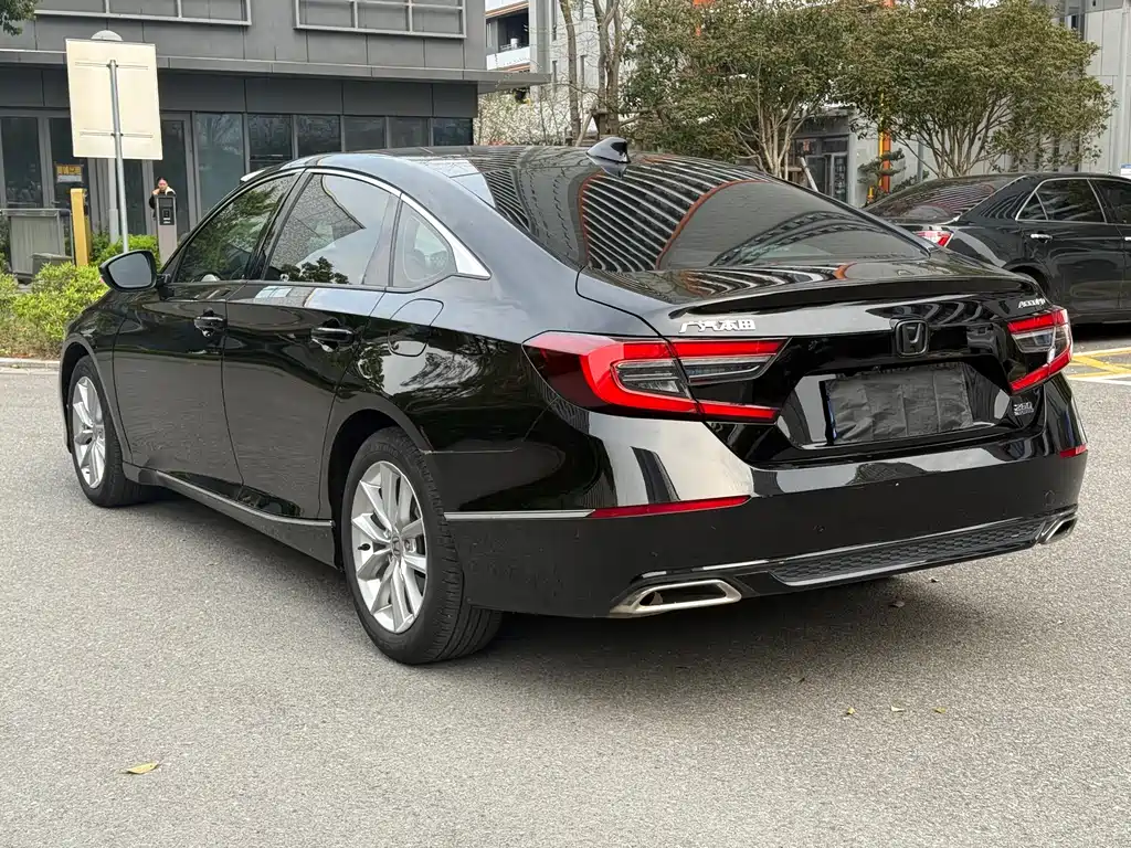 Honda Accord 2023 — фото 25