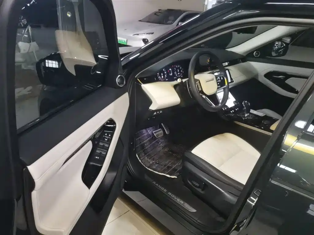 Land Rover Evoque 2021 — фото 16