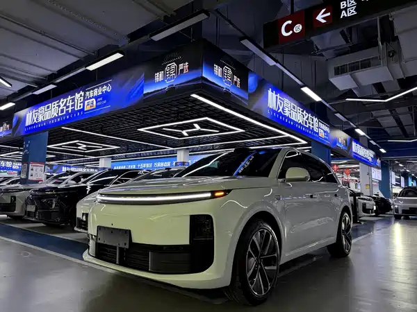 Li Auto L6 2024