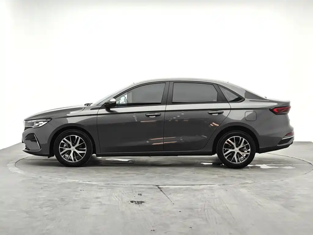Geely Emgrand 2023