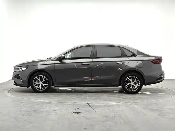 Geely Emgrand 2023