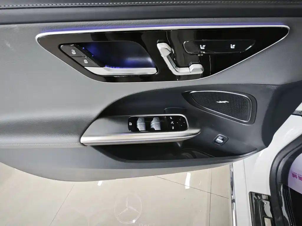 Mercedes-Benz C-Class 2022 — фото 9
