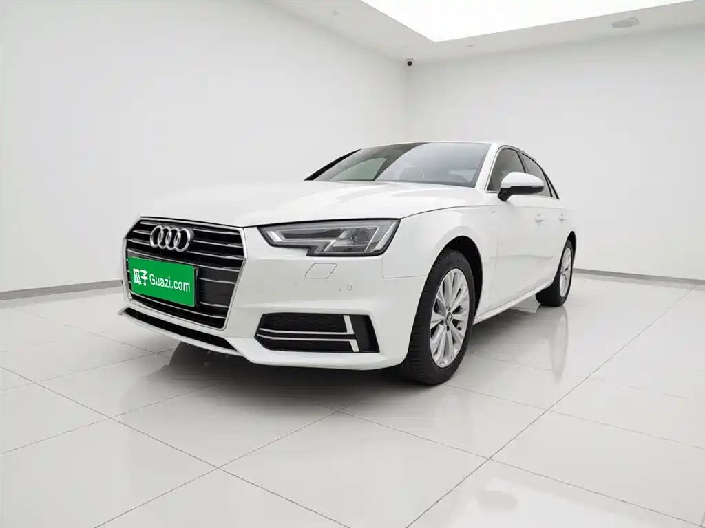 Audi A4L 2019 — фото 1