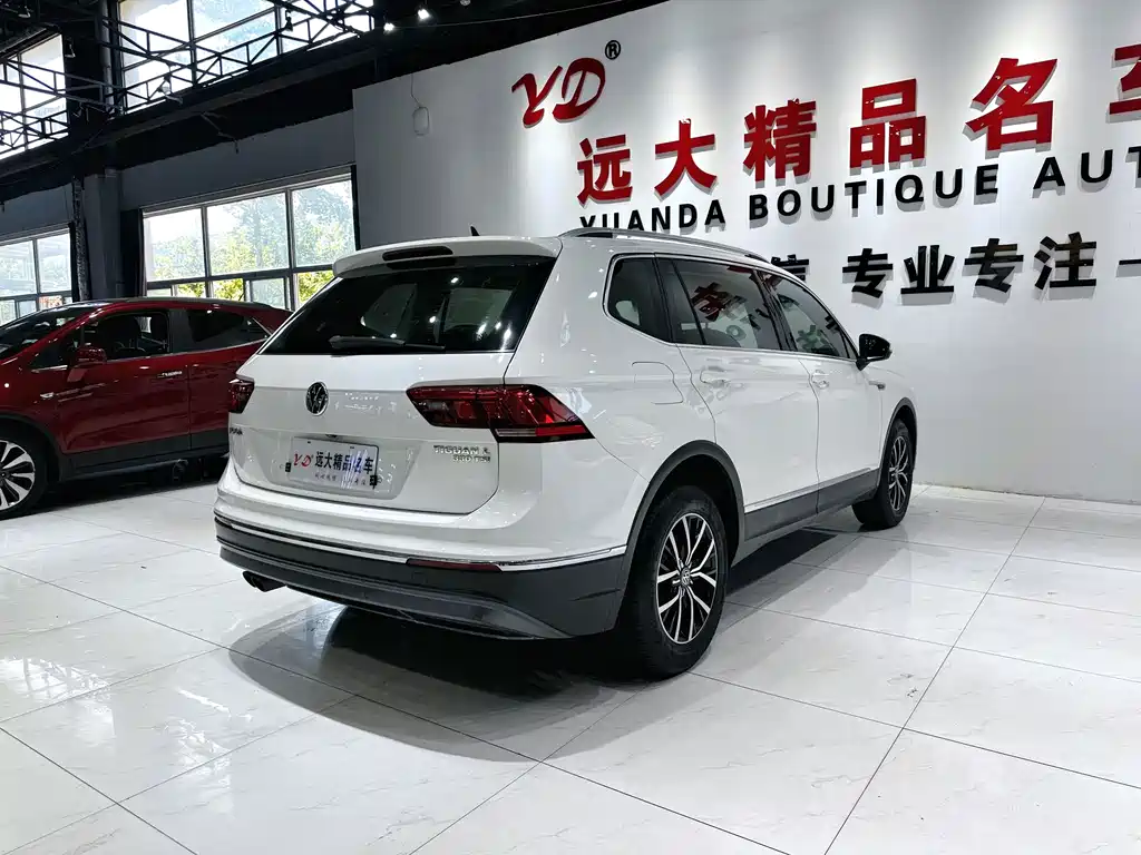 Volkswagen Tiguan L 2018 — фото 18