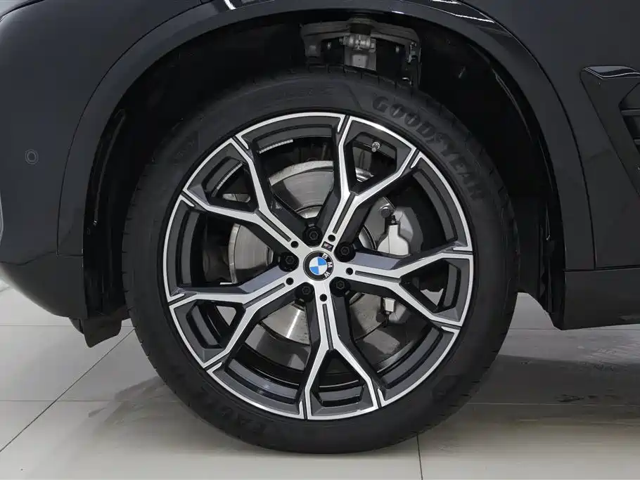 BMW X5 2025 — фото 11