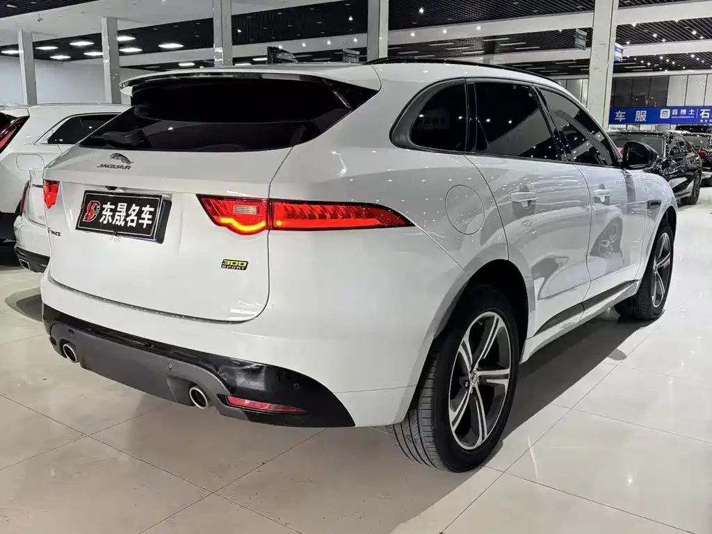 Jaguar F-PACE 2021 — фото 9