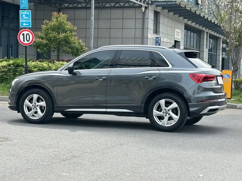 Audi Q3 2020 — фото 12