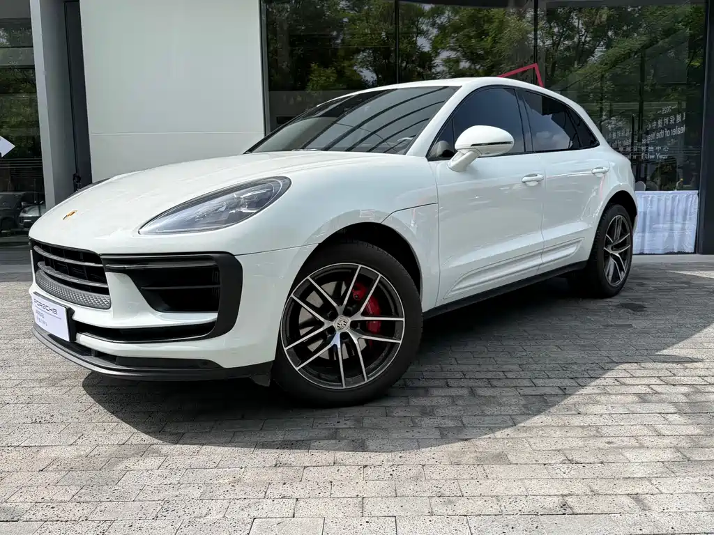 Porsche Macan 2024 — фото 1
